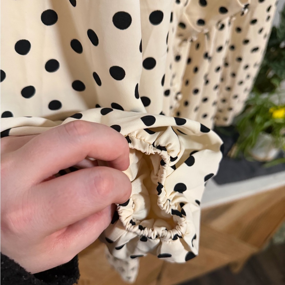NWT Line & Dot Cream Polka Dot Long Sleeve Cut Out Tie-Front Dress - Picture 4 of 10